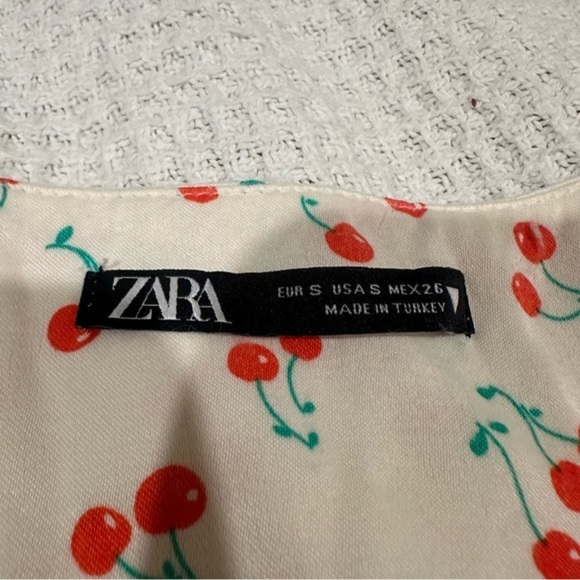 Zara Cherry Print Ruched front tie tie Crop top size small - Picture 4 of 5